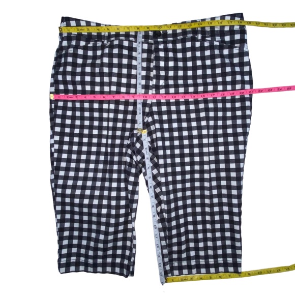 St John’s Bay (37x16) Black Plaid Checkered Stretch Capri Capris - Women’s 18P - Picture 2 of 12